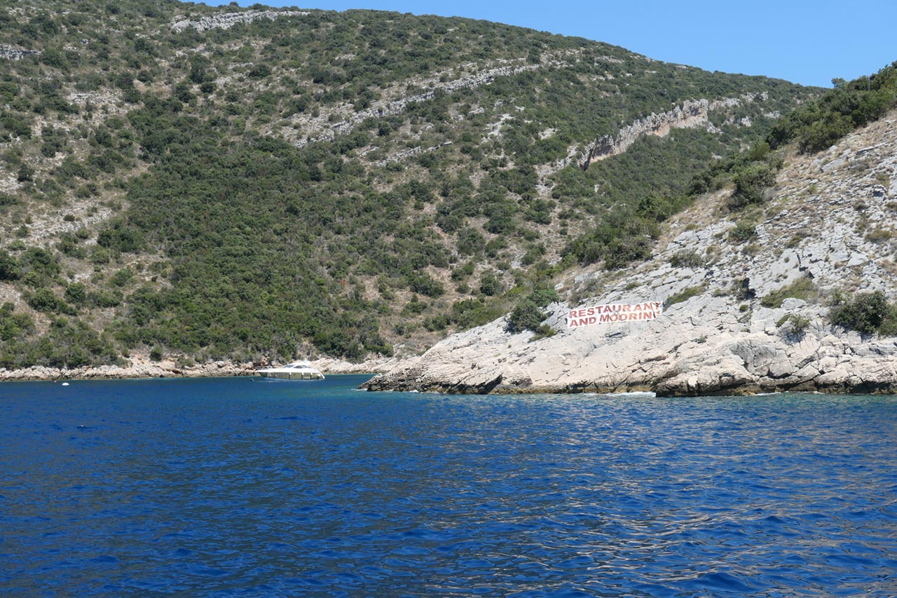 pitter-yachtcharter-klaus-pitter-segelurlaub-2022-hvar-duba-1.jpg