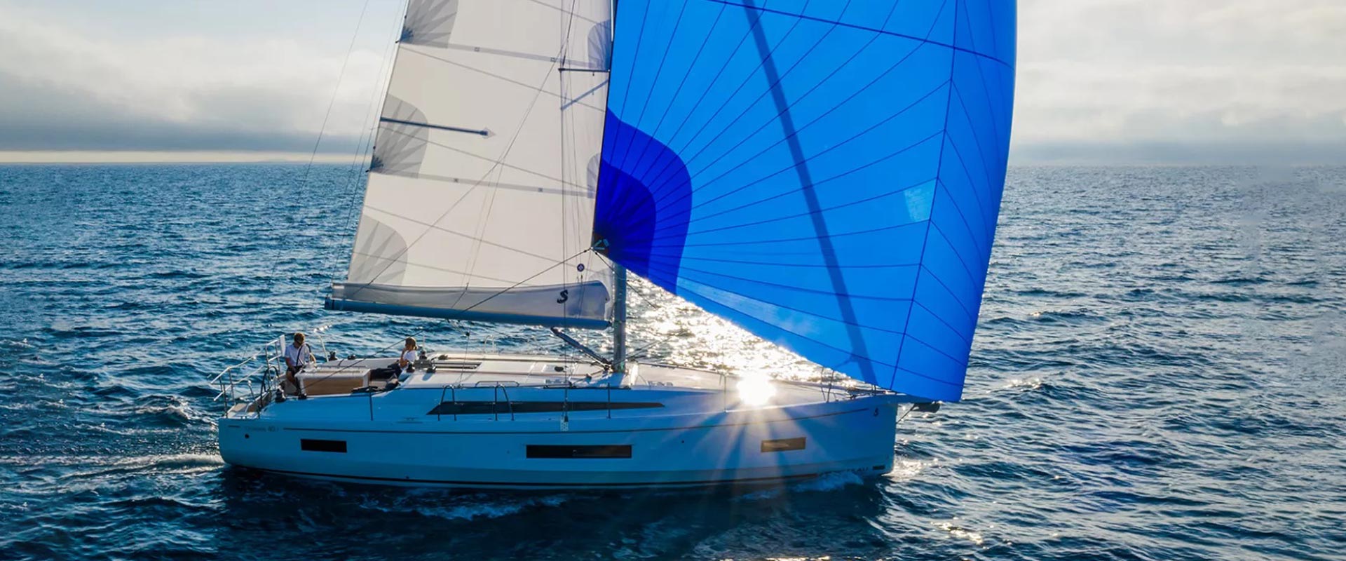 Vivi la navigazione ecologica con uno yacht a propulsione elettrica