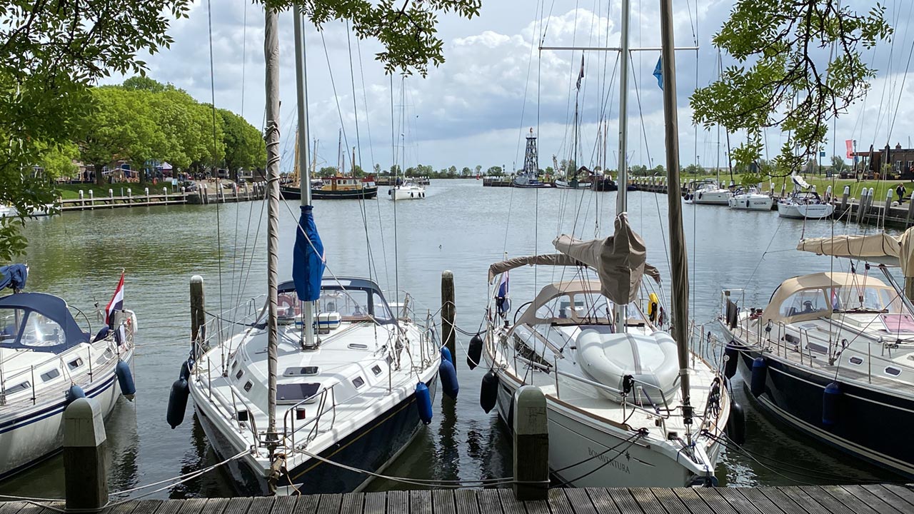 pitter-yachtcharter-segeln-in-holland-enkhuizen-1.jpg