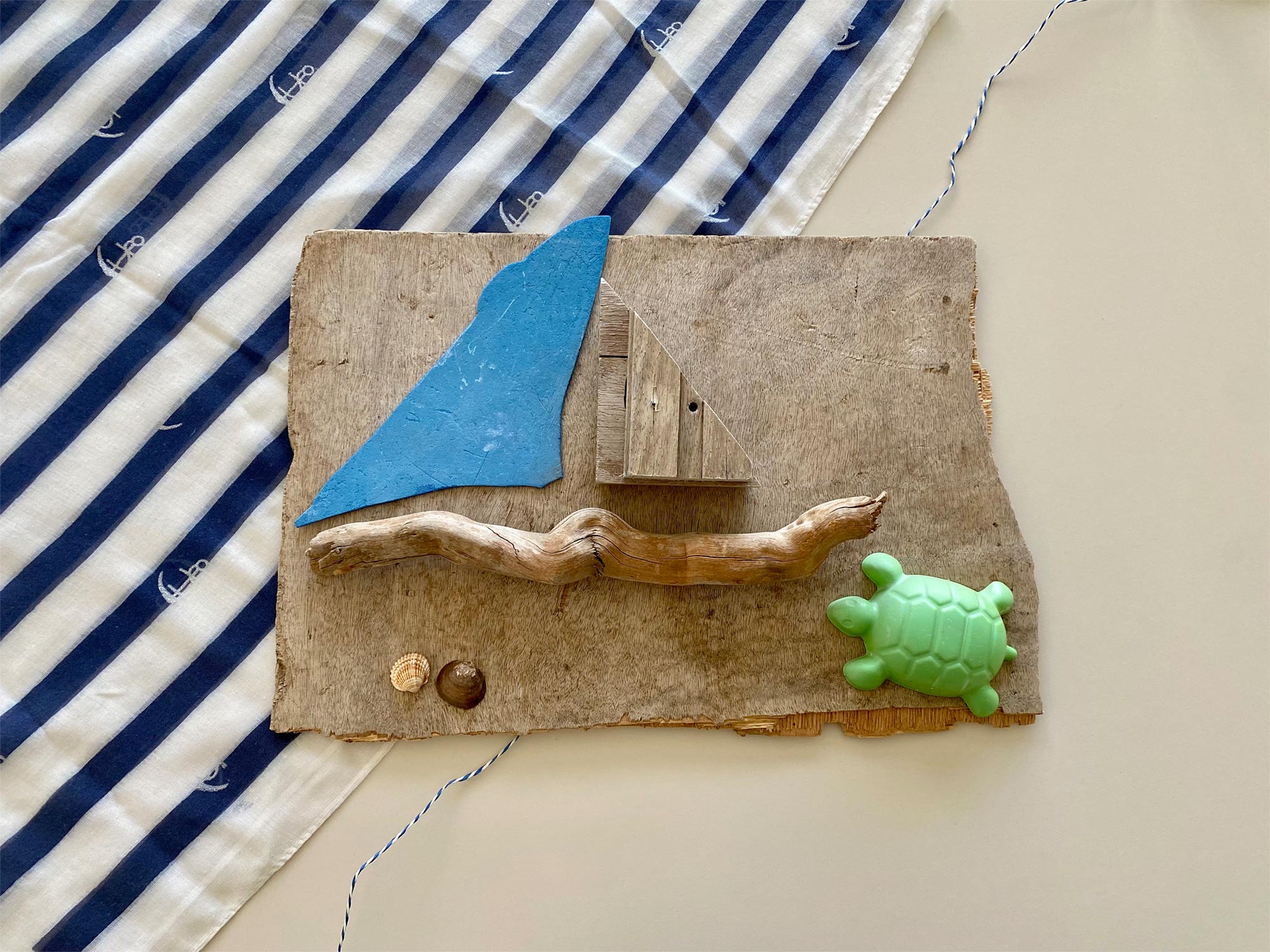Handicrafts with flotsam, environmental and species protection