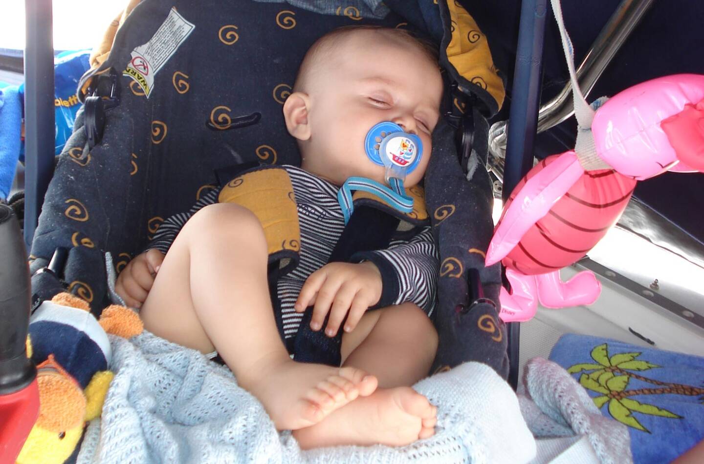 Sleeping is best in the Maxi-Cosi on board a sailing yacht! ;)