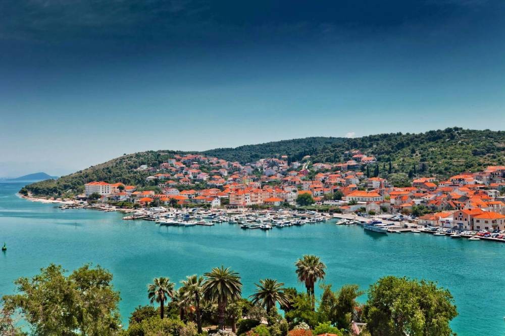 Stadt Trogir - Pitter Yachtcharter Base in Kroatien