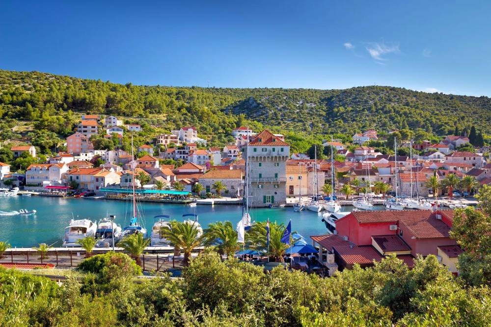 City Trogir - Pitter Yachtcharter Base in Croatia