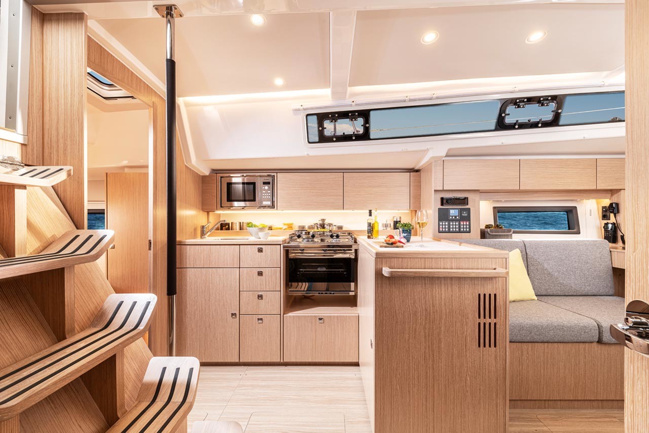 Foto del catalogo / La Bavaria C38 offre un ampio spazio sotto coperta