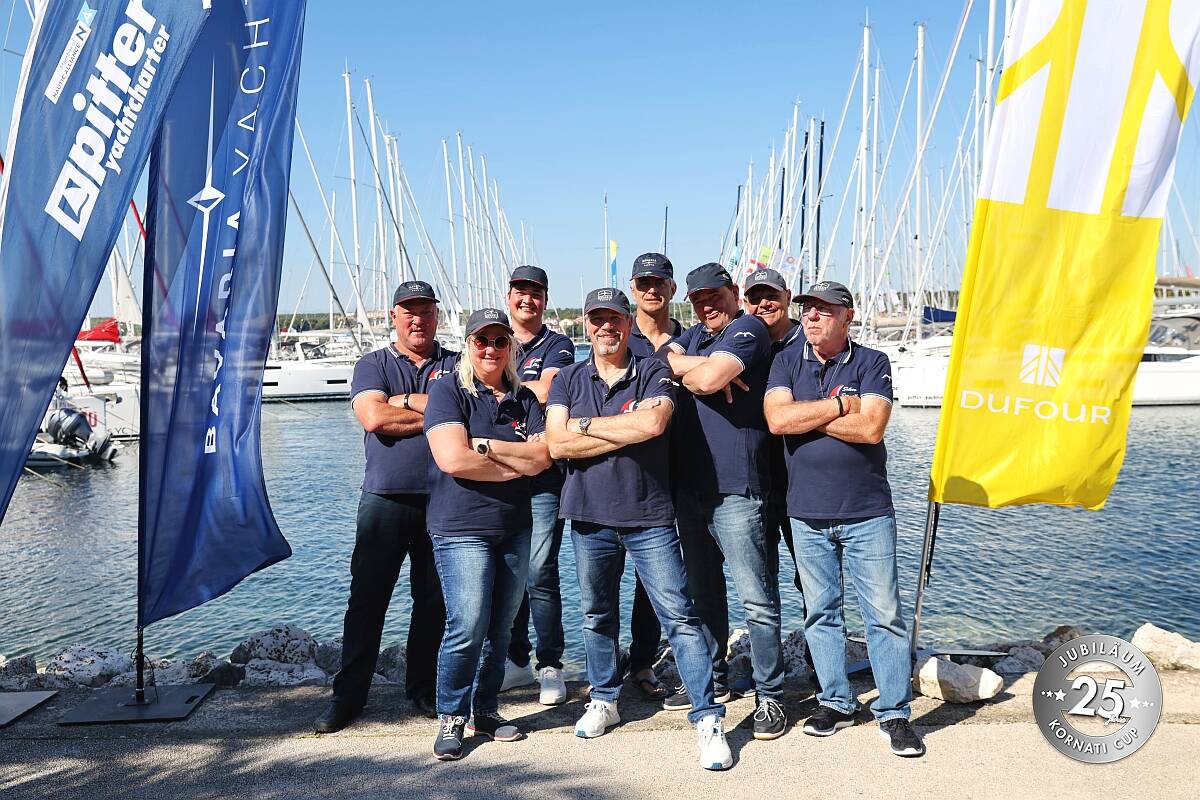 Domenica, foto dell’equipaggio