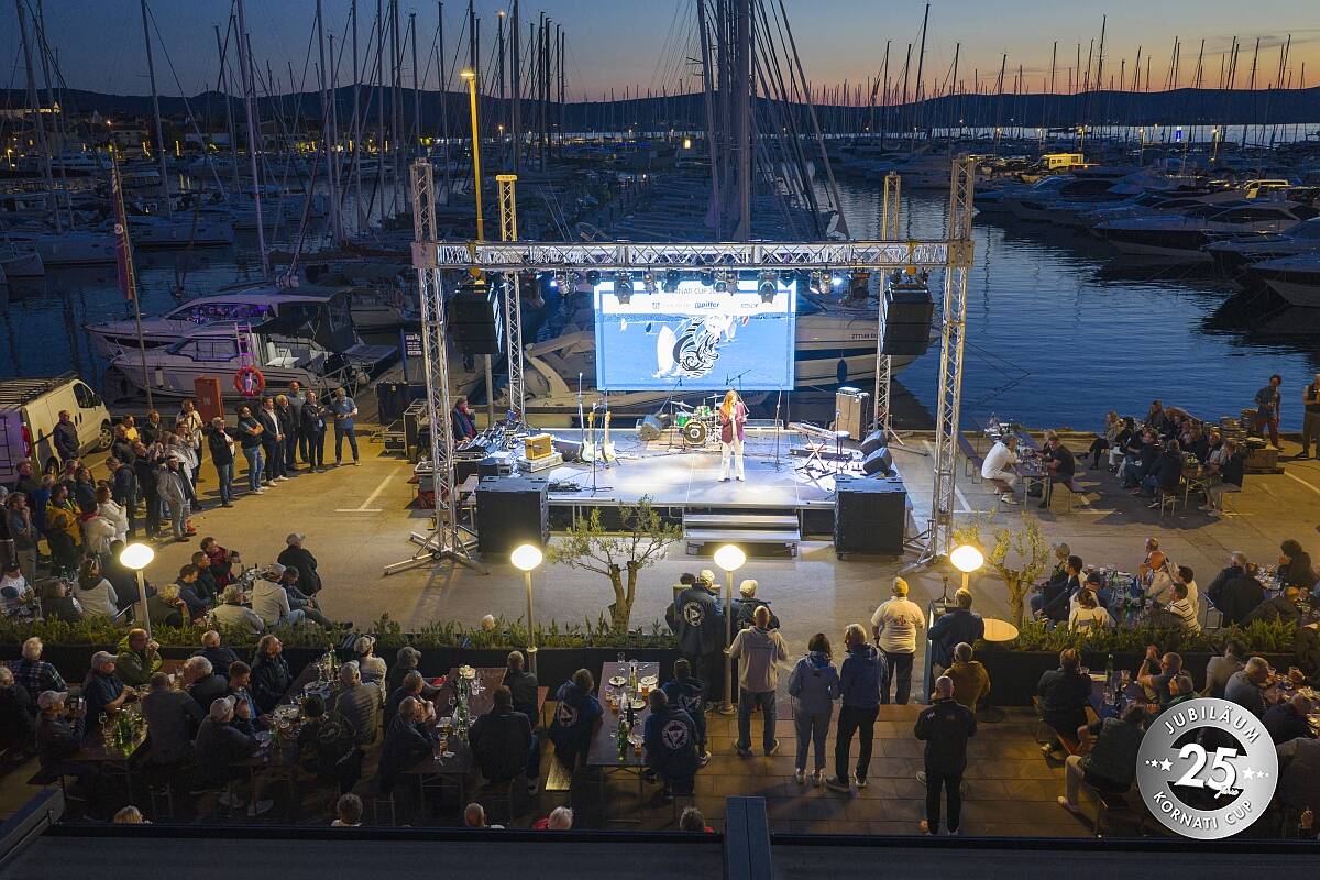 Domenica, inaugurazione