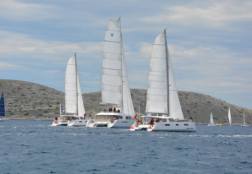 Flotta di catamarani della Kornati Cup.