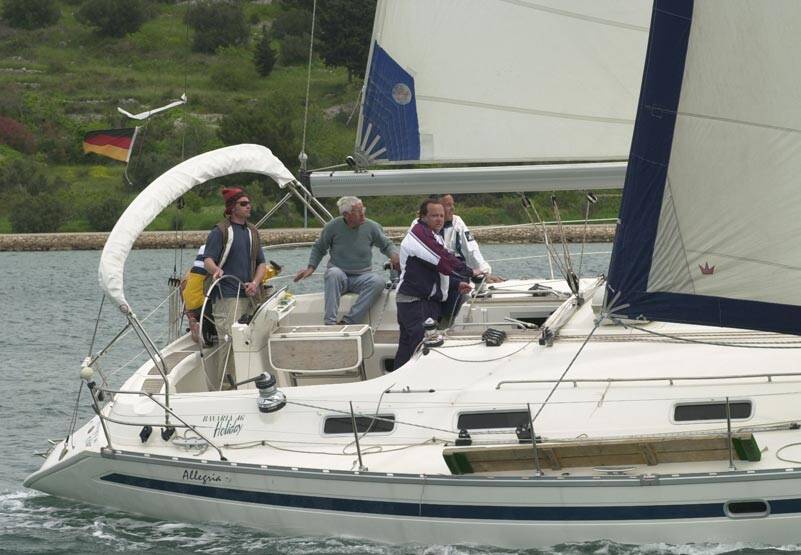 Prima partecipazione di Klaus Pitter a una regata con il suo equipaggio.