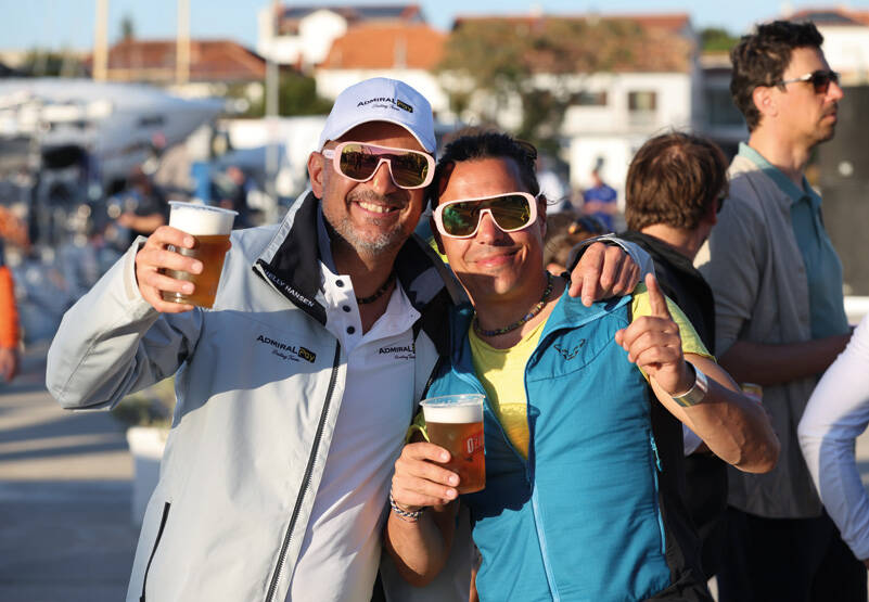 Gute Stimmung bei der Siegerehrung.