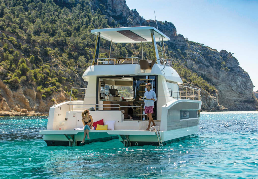 Power-Katamaran-Charter in Kroatien