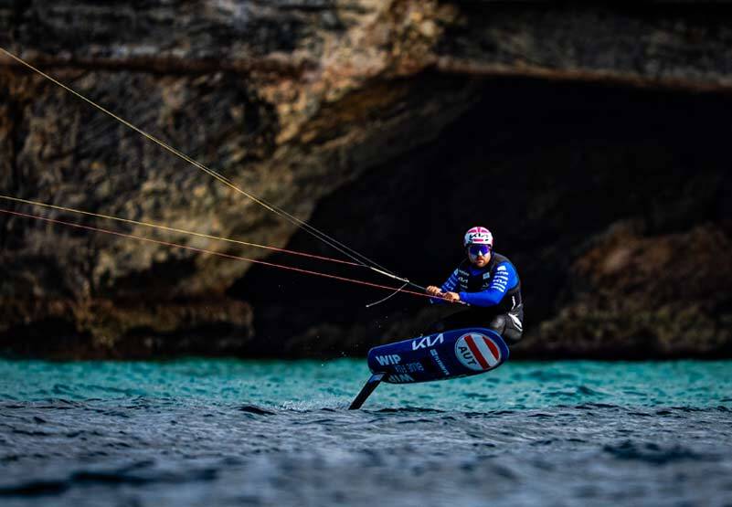 Olympiasieger Valentin Bontus beim Kitesurfen.
