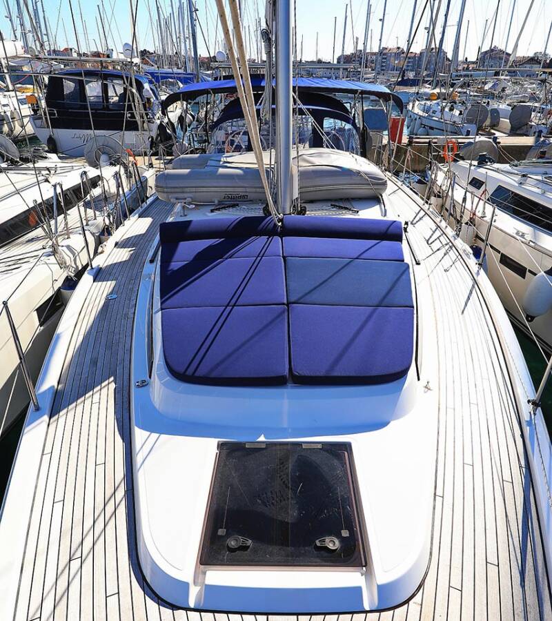 Bavaria C42 First Light