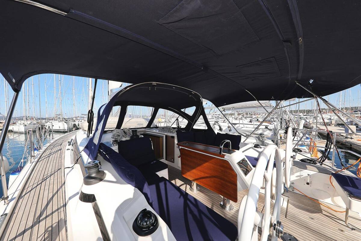 Bavaria C42 First Light