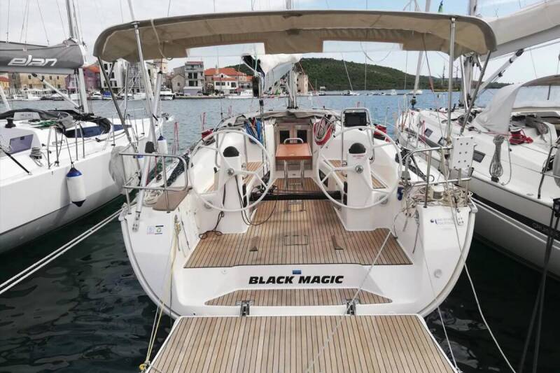 Bavaria Cruiser 40 S Black Magic