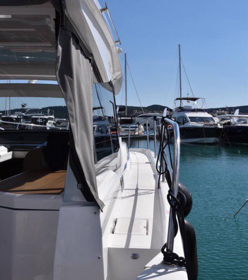 Bavaria SR38 Hard Top Hannah