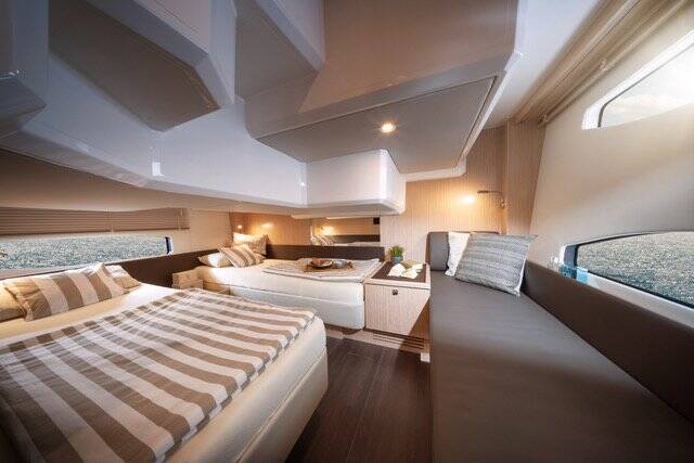 Bavaria SR38 Hard Top Hannah