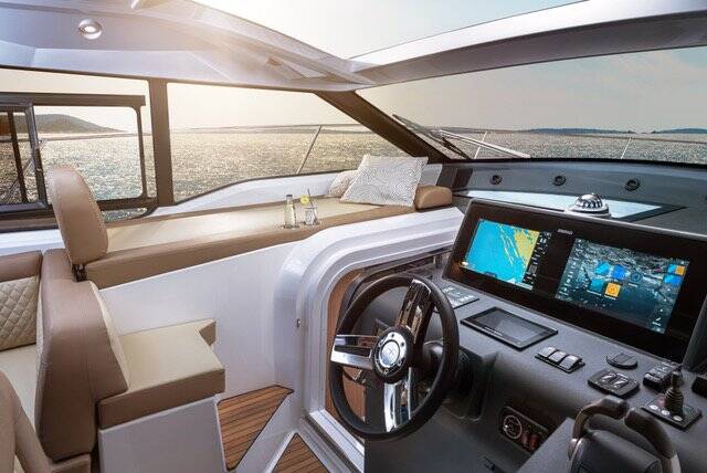 Bavaria SR38 Hard Top Hannah