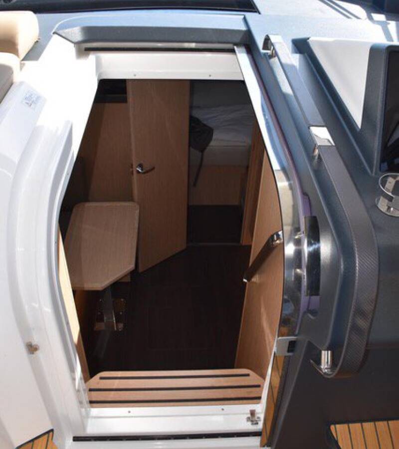 Bavaria SR38 Hard Top Hannah