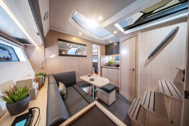 Bavaria SR38 Hard Top Hannah