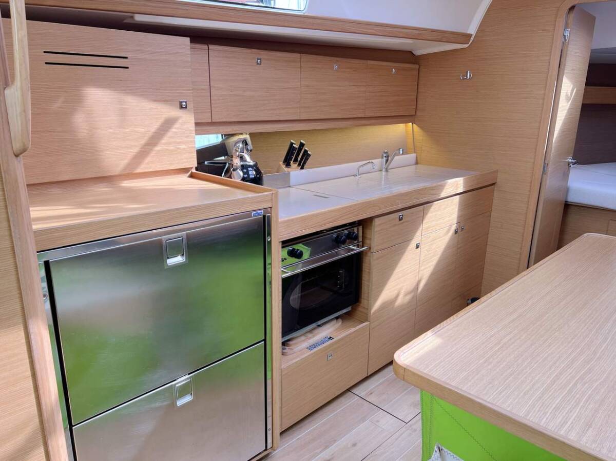 Dufour 382 GL Nice to Have