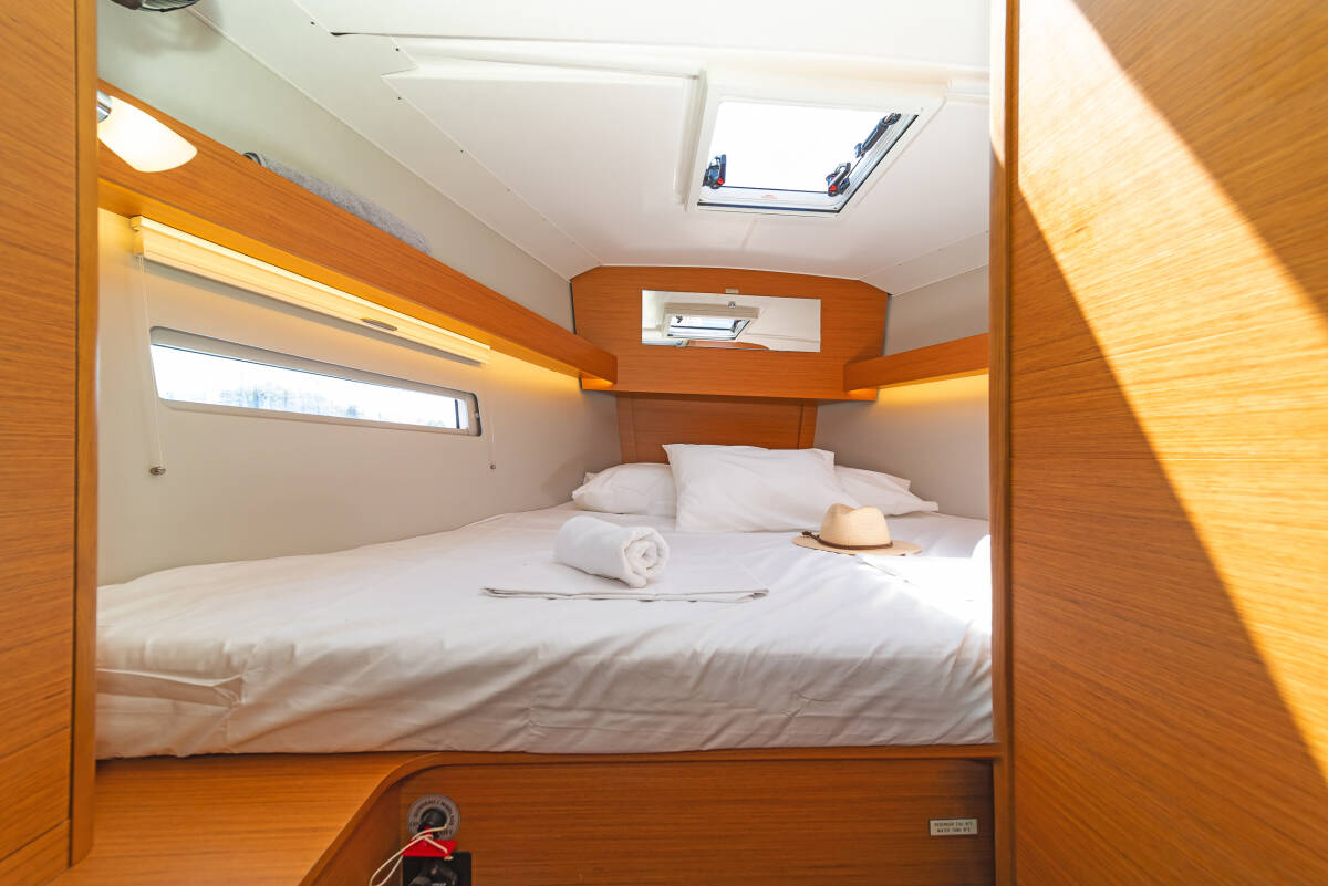 Dufour 390 Easy Living