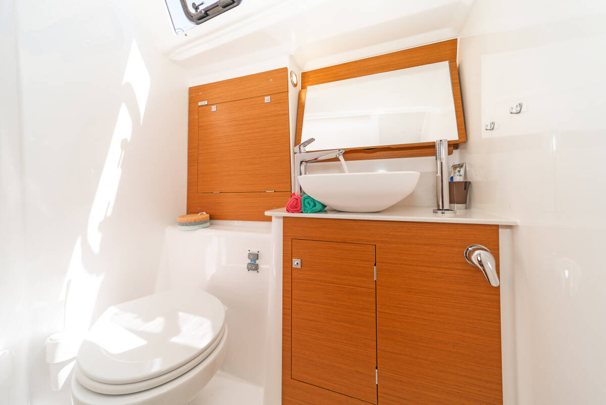 Dufour 390 Easy Living