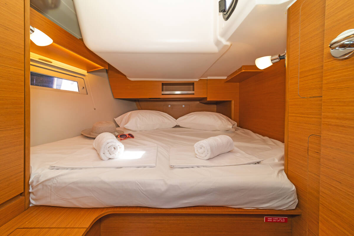 Dufour 390 Easy Living