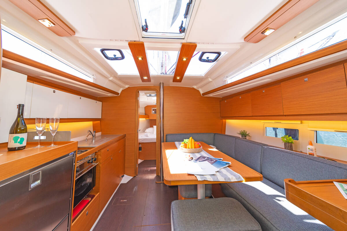 Dufour 390 Easy Living