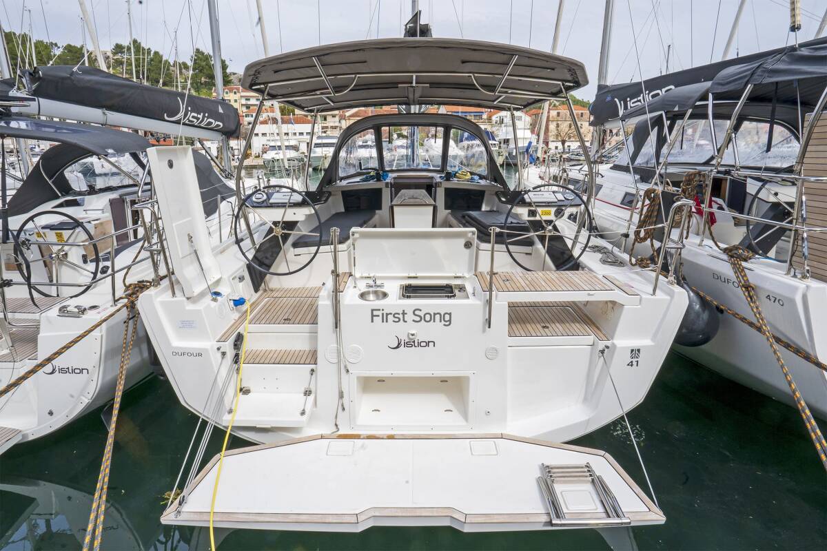 Dufour 41 First Song