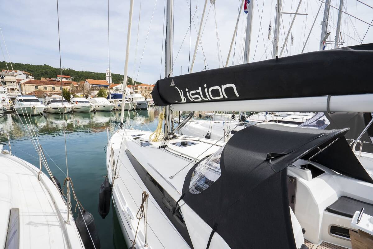 Dufour 41 First Song