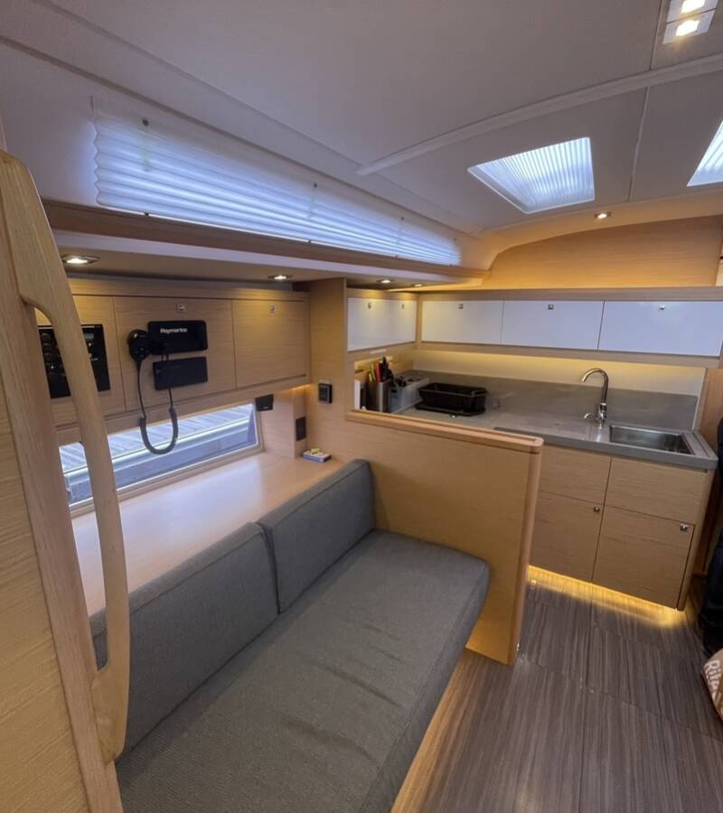 Dufour 470 Knot Online