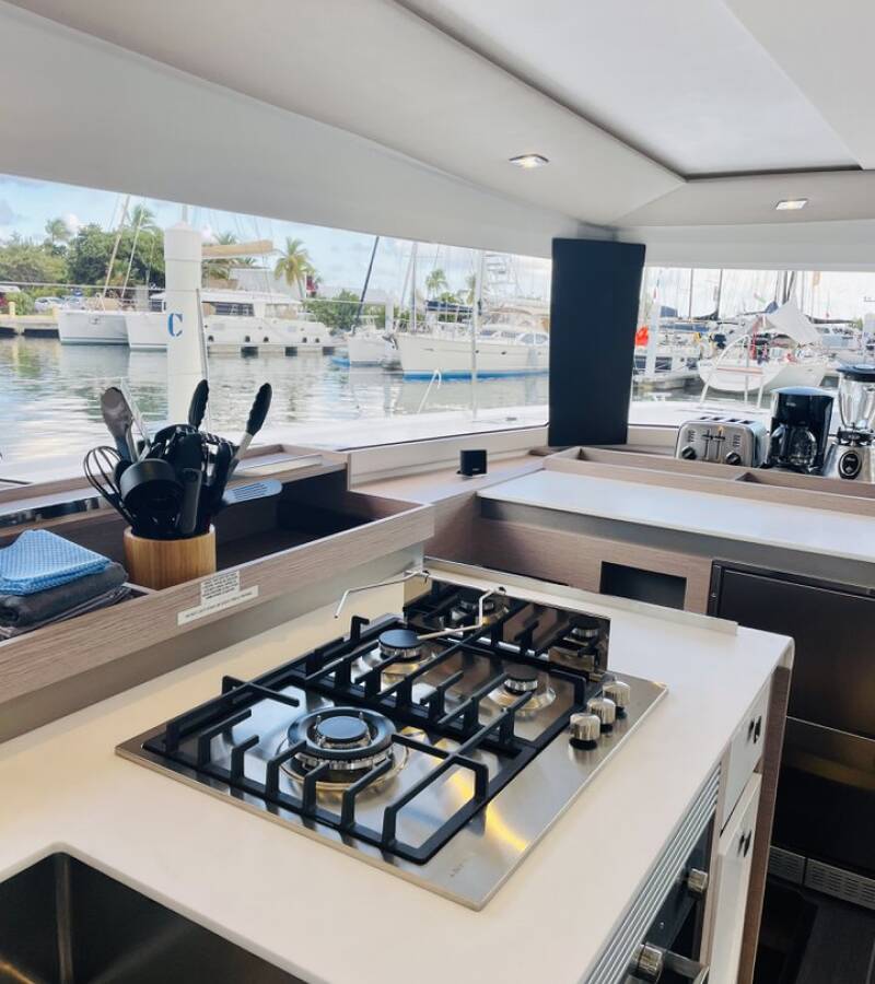 Fountaine Pajot Aura 51 Hoylah