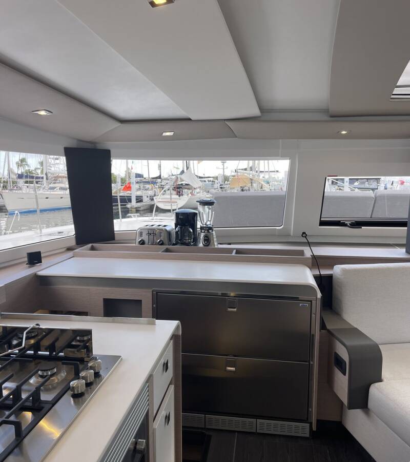 Fountaine Pajot Aura 51 Hoylah
