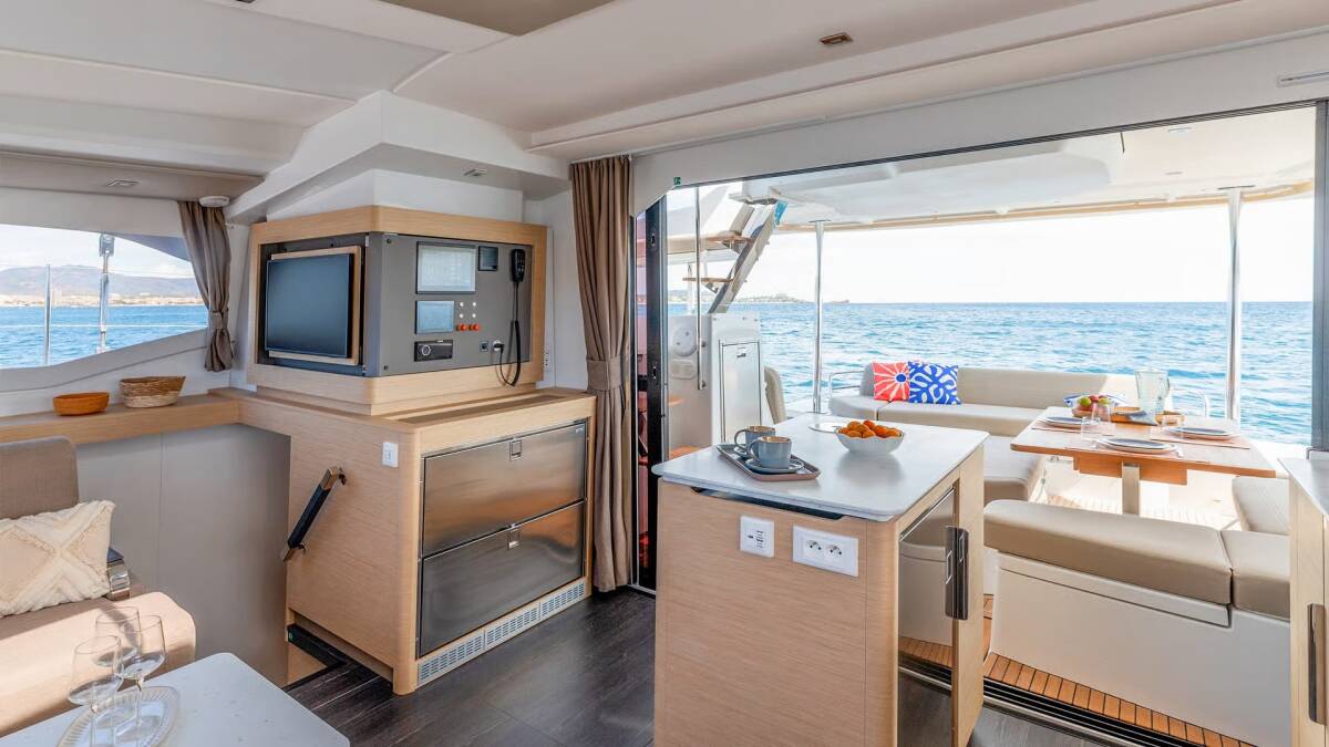 Fountaine Pajot FP 44 Maestro Cat-O-Caster