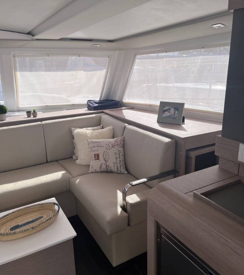 Fountaine Pajot Isla 40 Scarlet Ibis