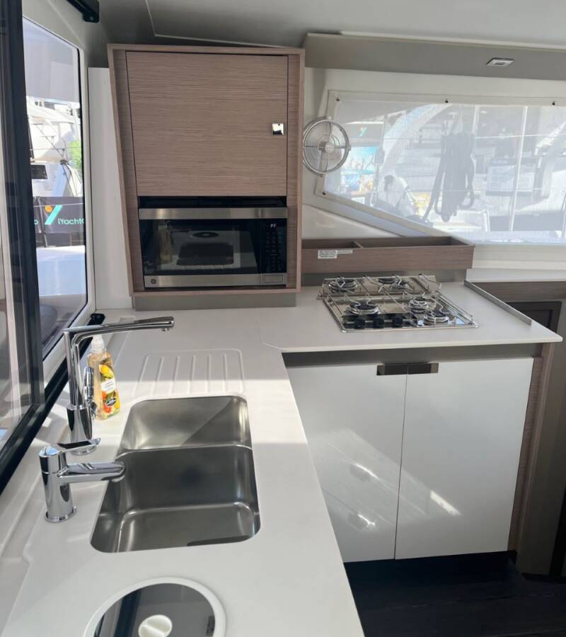 Fountaine Pajot Isla 40 Scarlet Ibis
