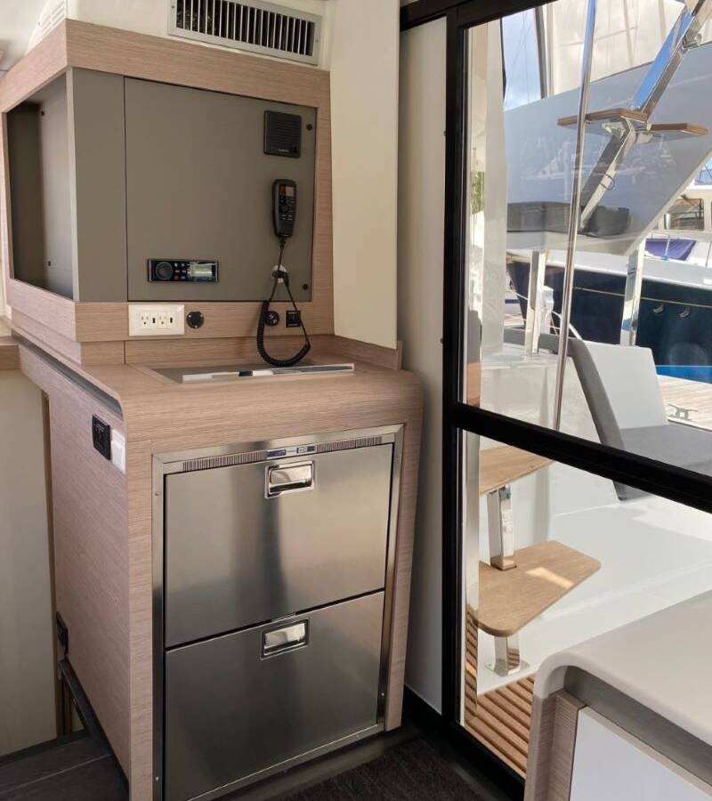 Fountaine Pajot Isla 40 Firefly