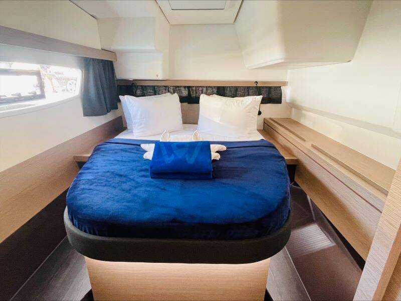 Fountaine Pajot Isla 40 Firefly