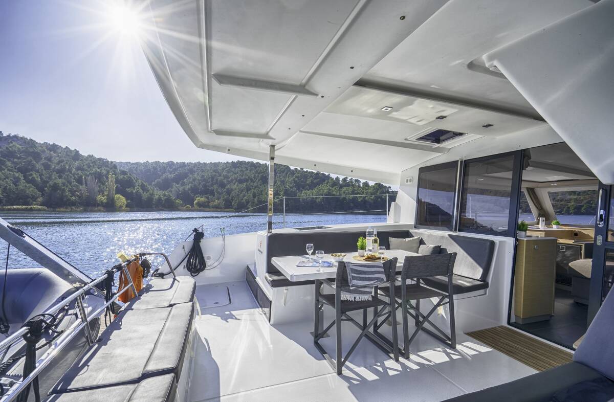 Fountaine Pajot Isla 40 First Step