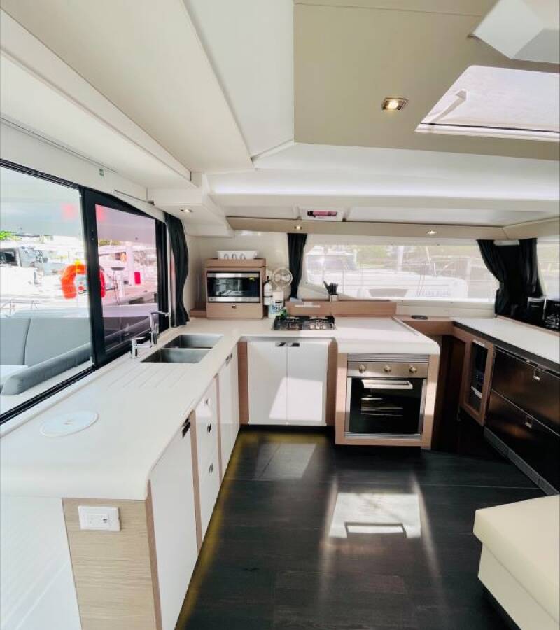 Fountaine Pajot Tanna 47 Runny Babbit