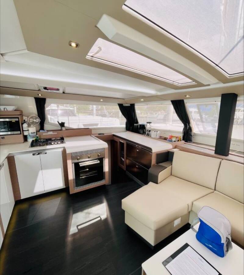 Fountaine Pajot Tanna 47 Runny Babbit
