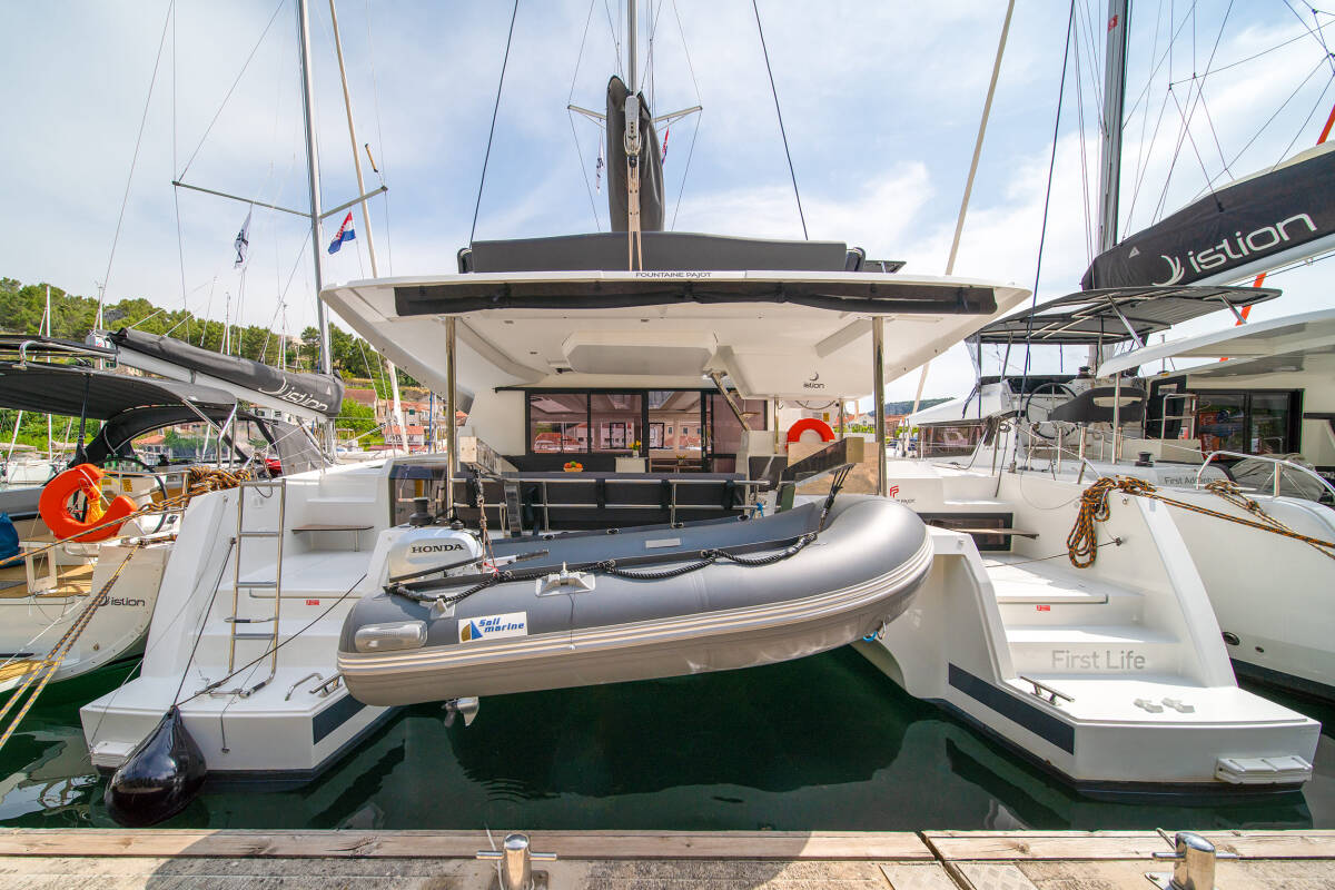 Fountaine Pajot Tanna 47 First Life