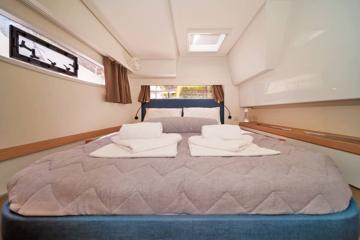 Fountaine Pajot Tanna 47 First Life