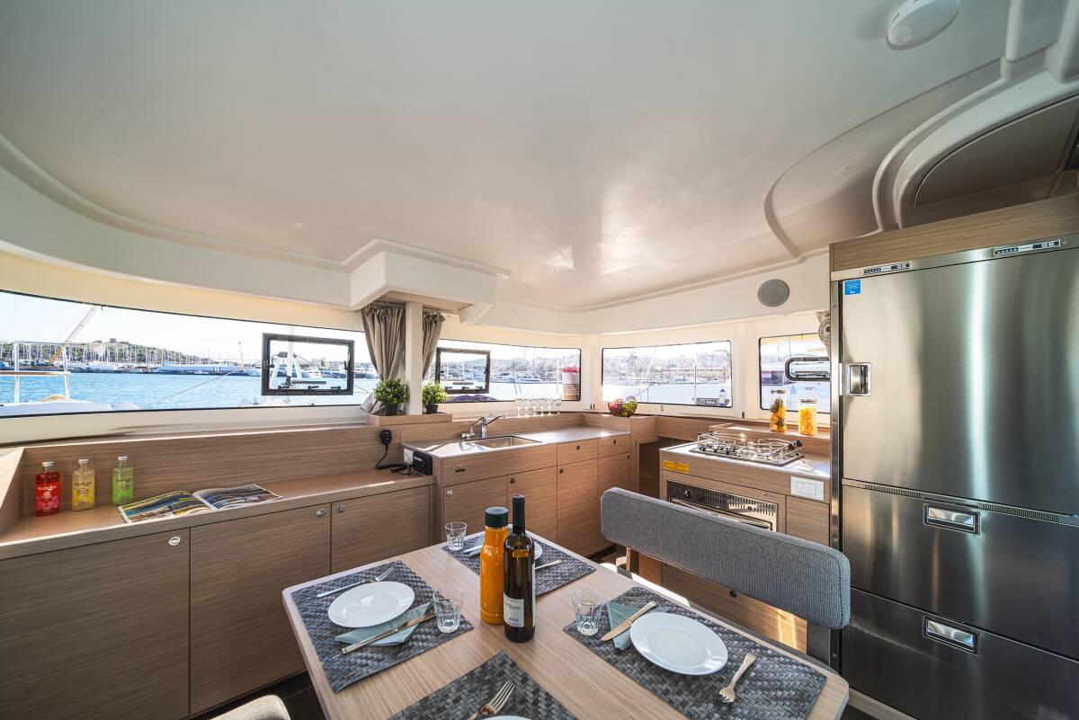 Lagoon 38 Alma Breeze