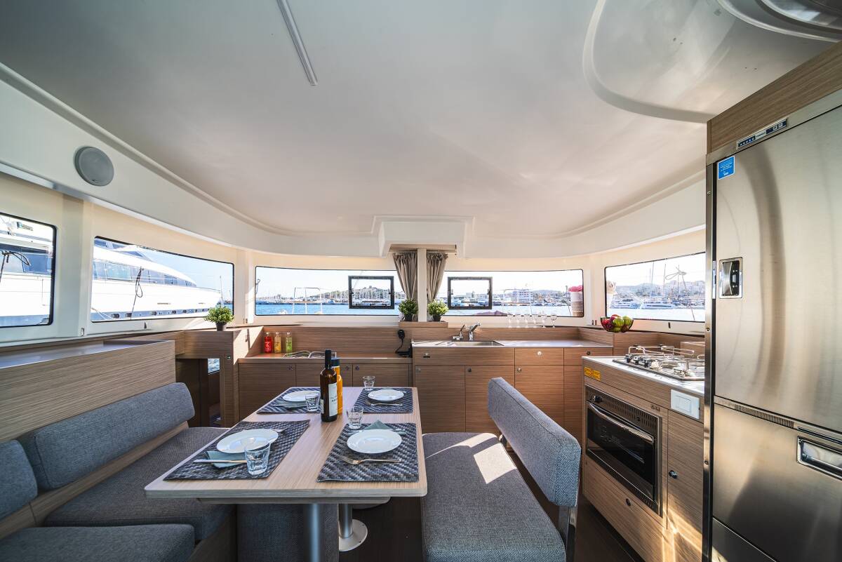 Lagoon 38 Alma Breeze