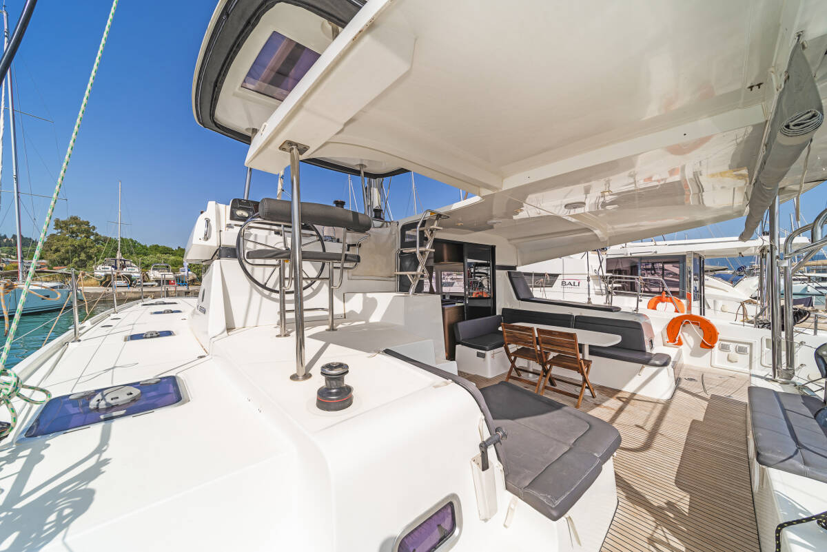 Lagoon 42 Equilibrium