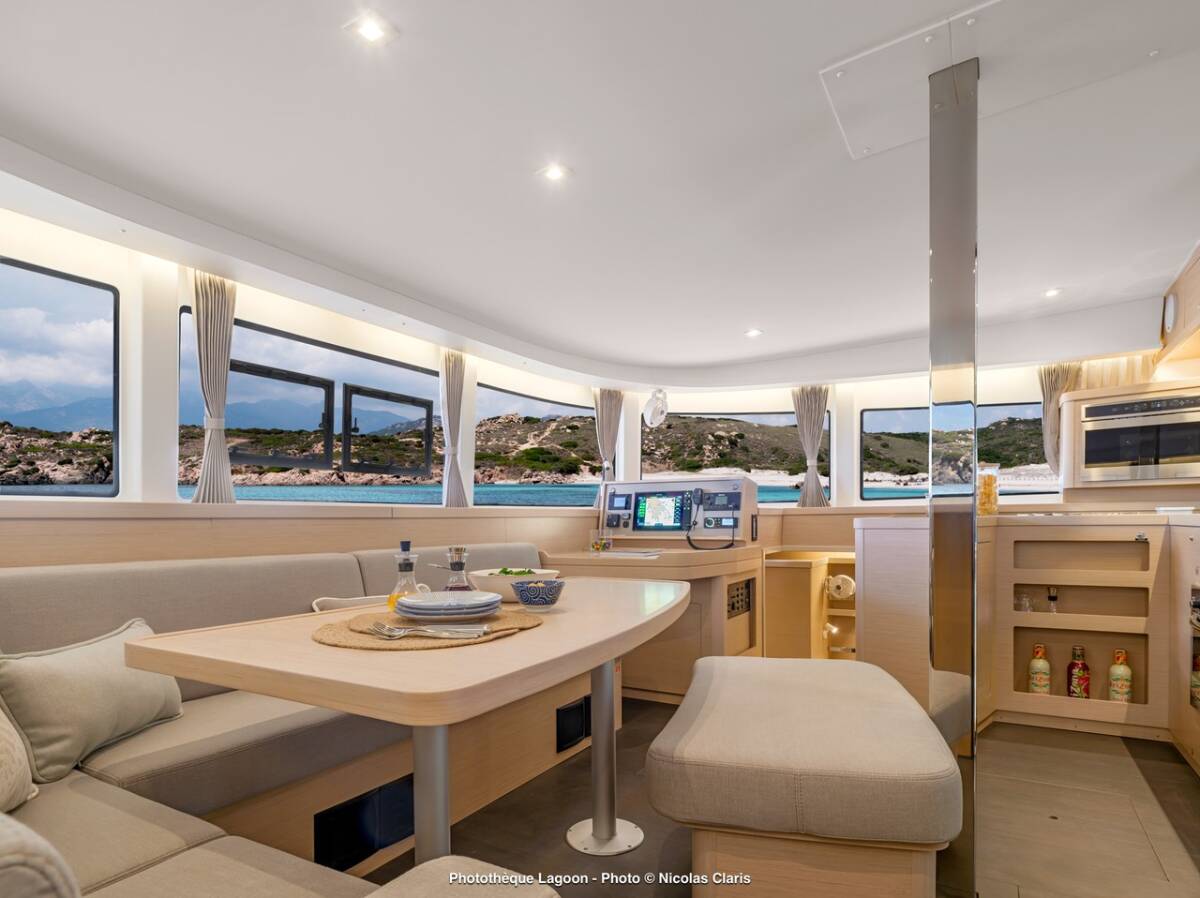 Lagoon 42 Mario Bros