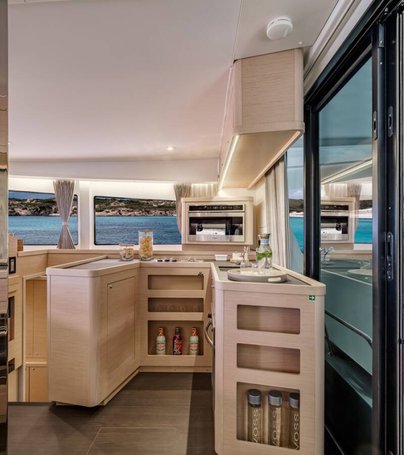 Lagoon 42 Mario Bros