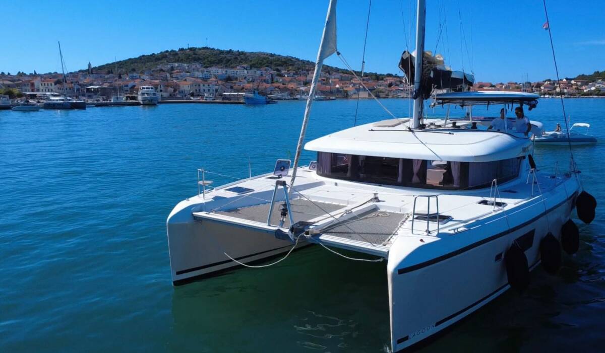 Lagoon 42 Bolubo