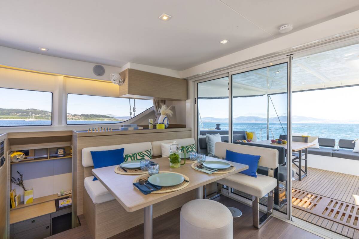 Lagoon 43 Bunga Bunga